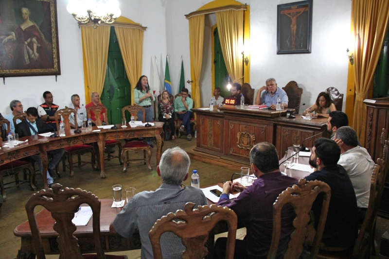 Vale S.A. presta esclarecimentos a vereadores sobre manutenção das atividades em Mariana