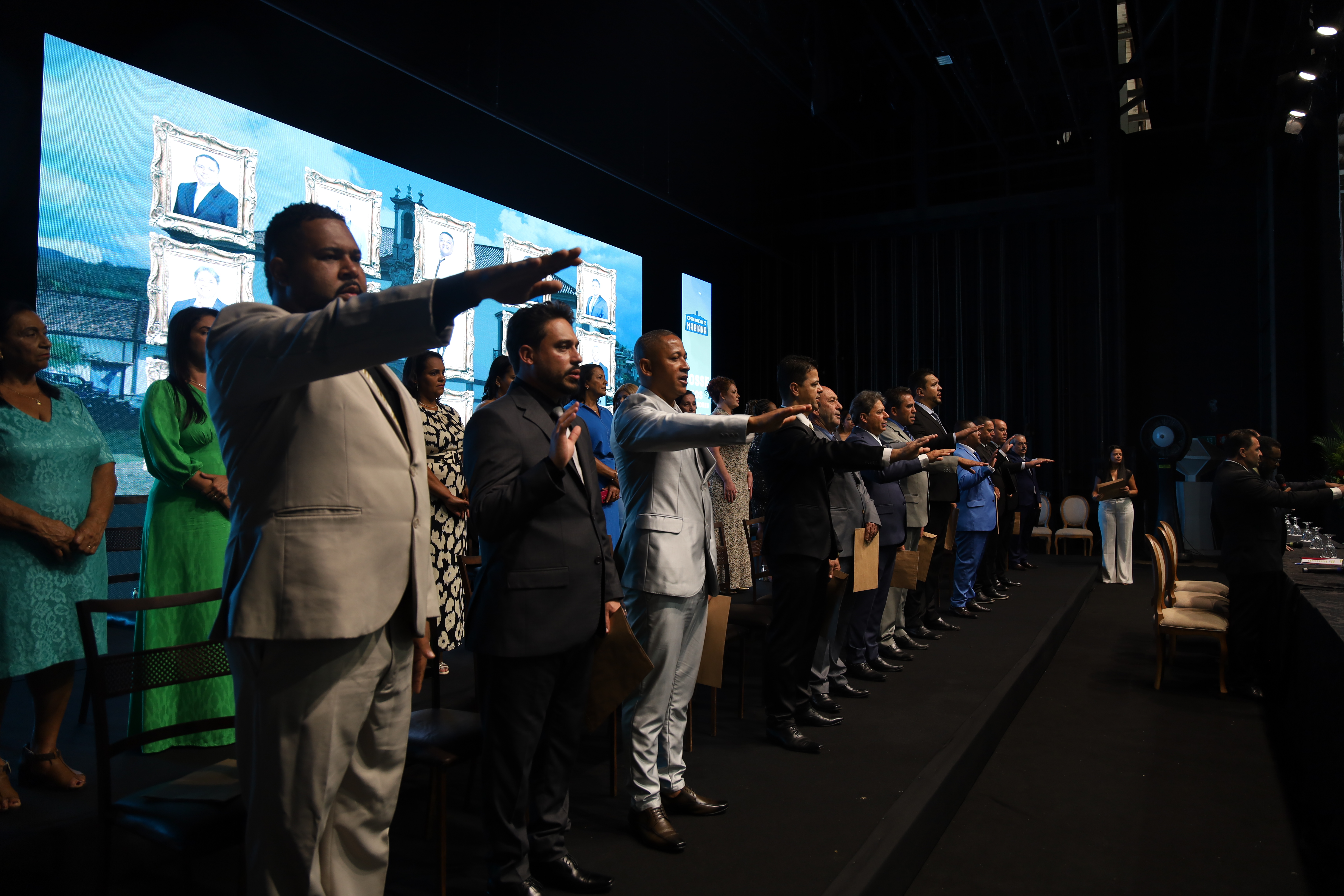 Câmara de Mariana inicia Legislatura 2025-2028 e empossa o prefeito Juliano Duarte e a vice-prefeita Sônia Azzi