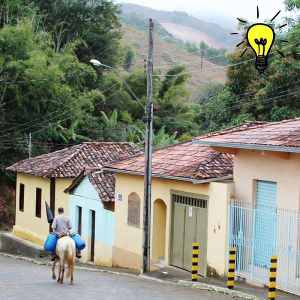 Moradores comemoram estabilidade da energia elétrica em Cláudio Manoel