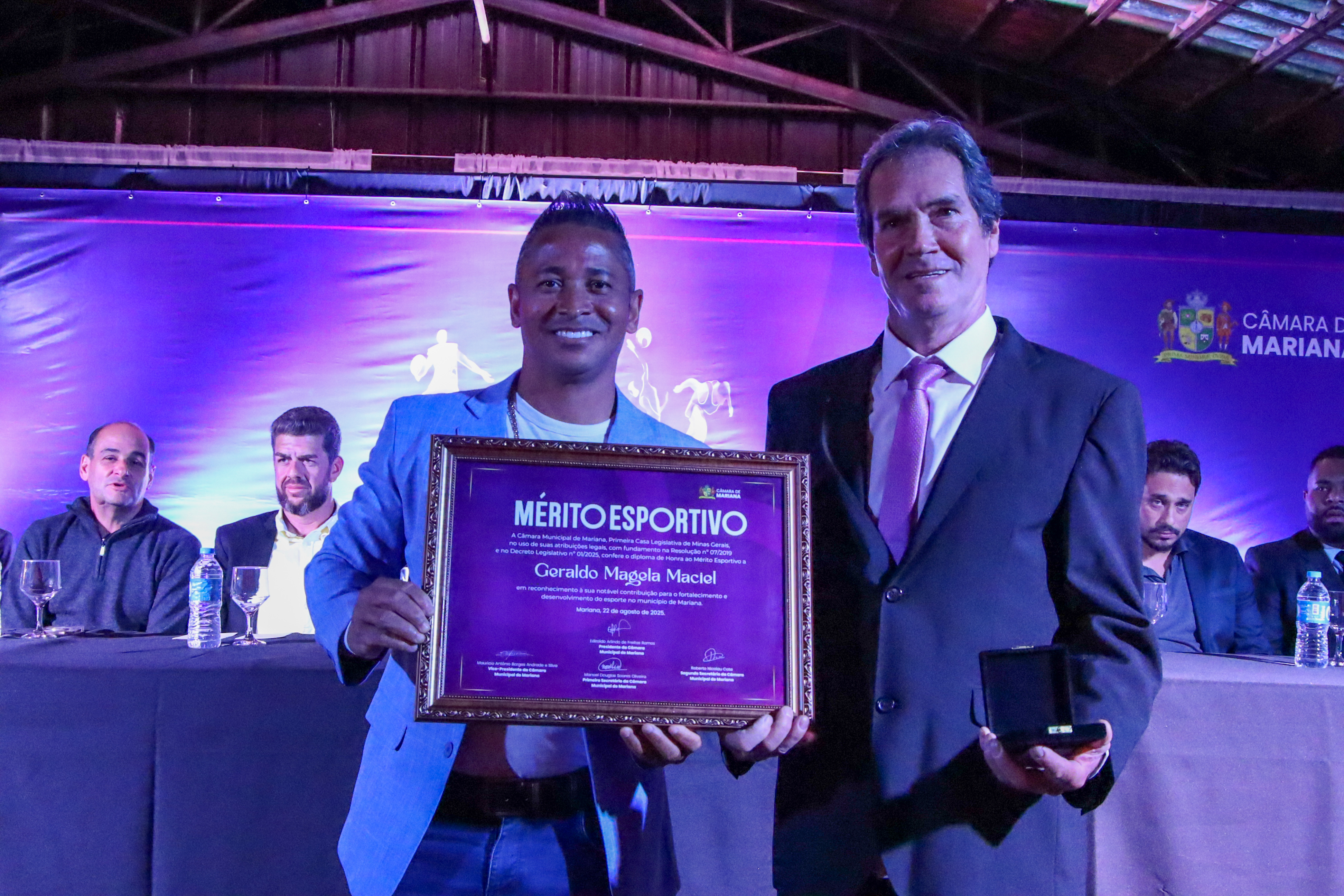 Câmara de Mariana homenageia cidadãos com a medalha do Mérito Esportivo 2025