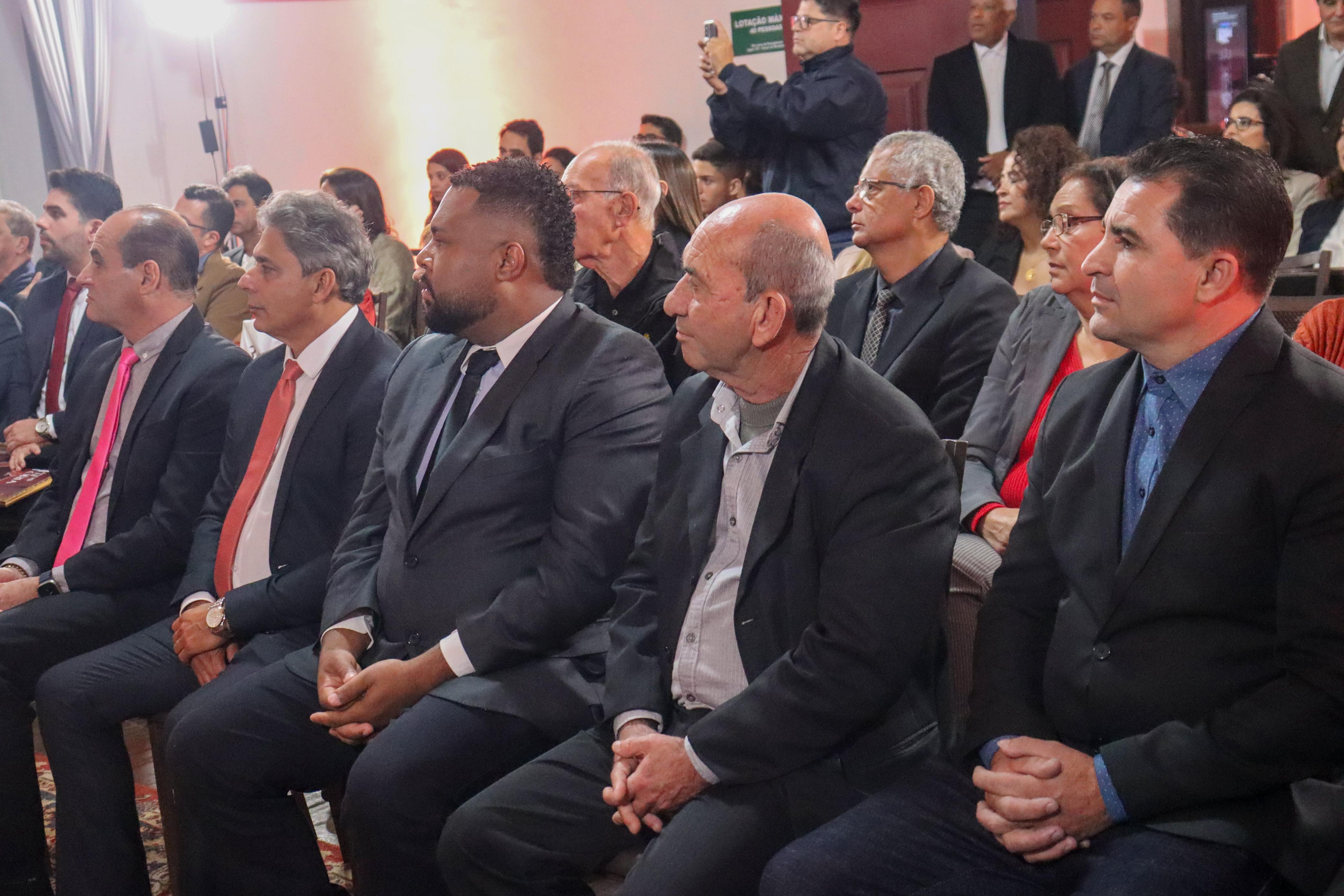Câmara concede títulos de Cidadania Honorária e medalhas do Mérito Legislativo no dia dos seus 314 anos de fundação