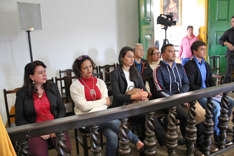 Servidores do IPREV acompanham a reunião do dia.