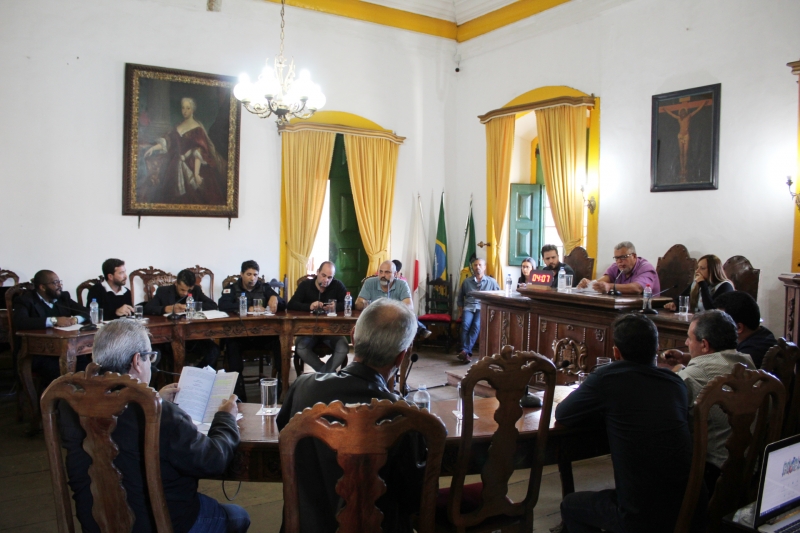 Câmara aprova recomposição salarial para servidores municipais