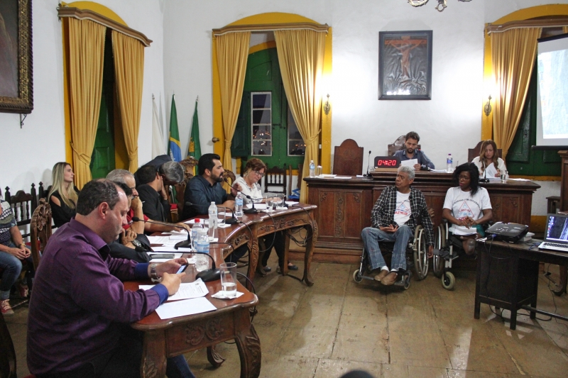 Vereadores debatem os assuntos da 38ª Reunião Ordinária.