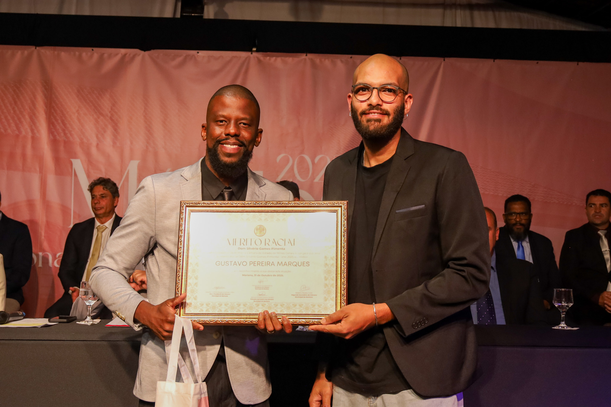 Câmara Municipal de Mariana homenageia personalidades com o Mérito Educacional, Cultural, Social, Racial e Aldravista - Edição 2025