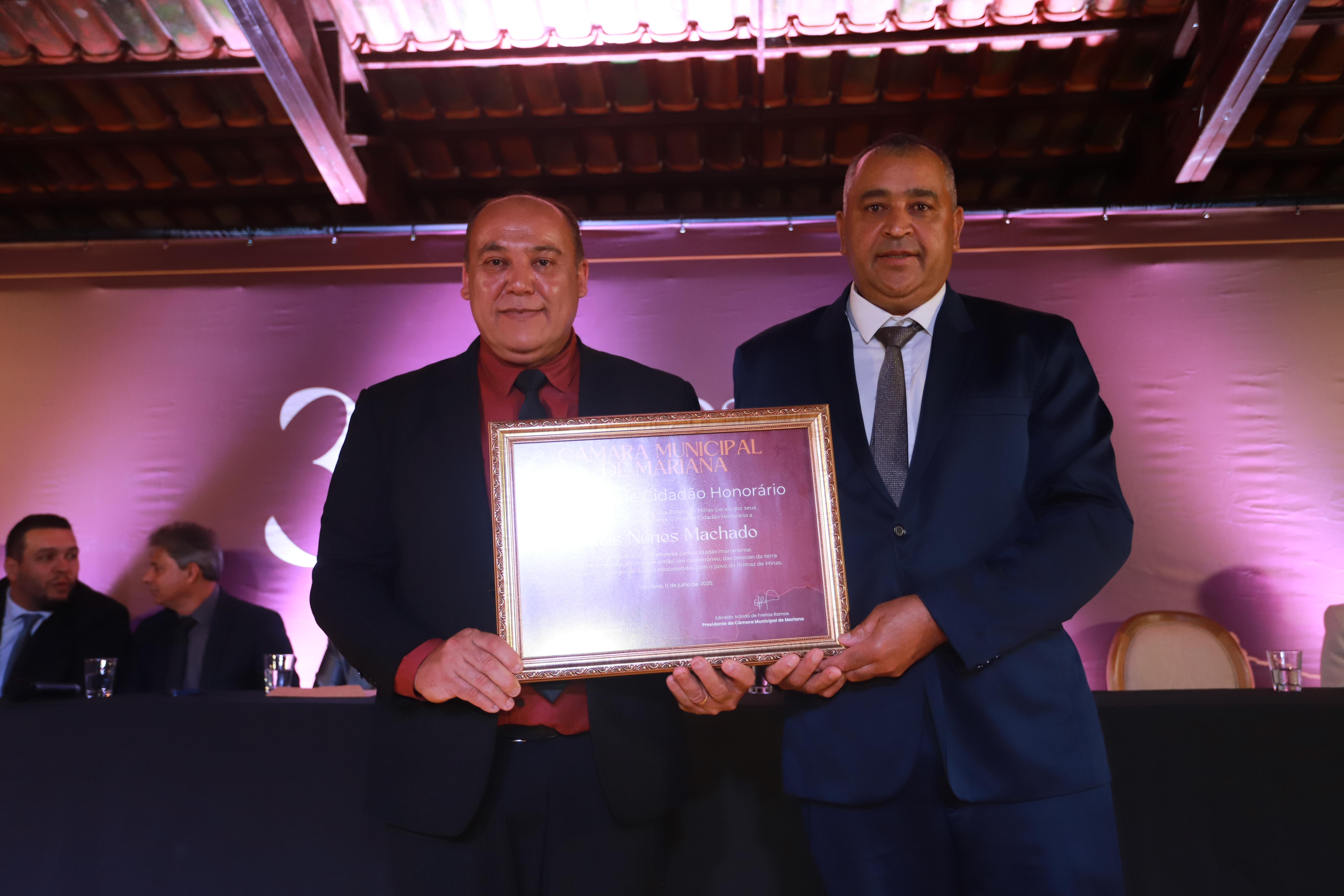 Câmara de Mariana celebra 314 anos com entrega de 26 títulos e homenagens em noite solene