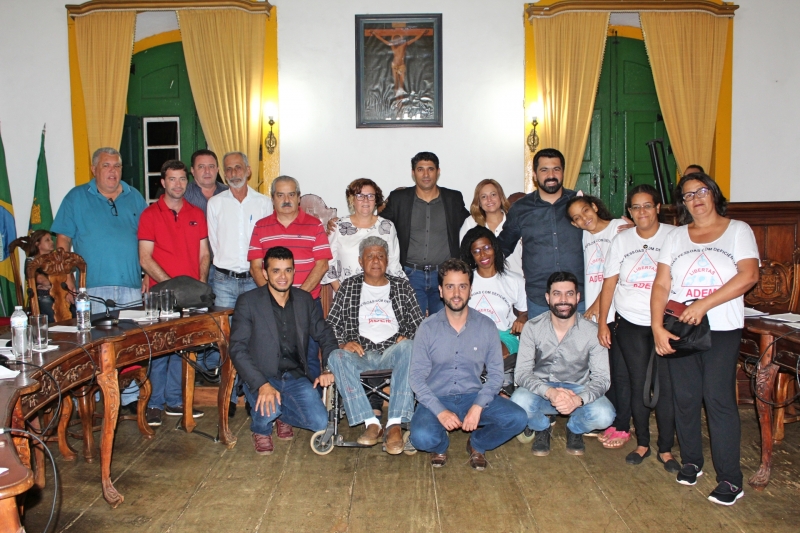 Vereadores debatem os assuntos da 38ª Reunião Ordinária.