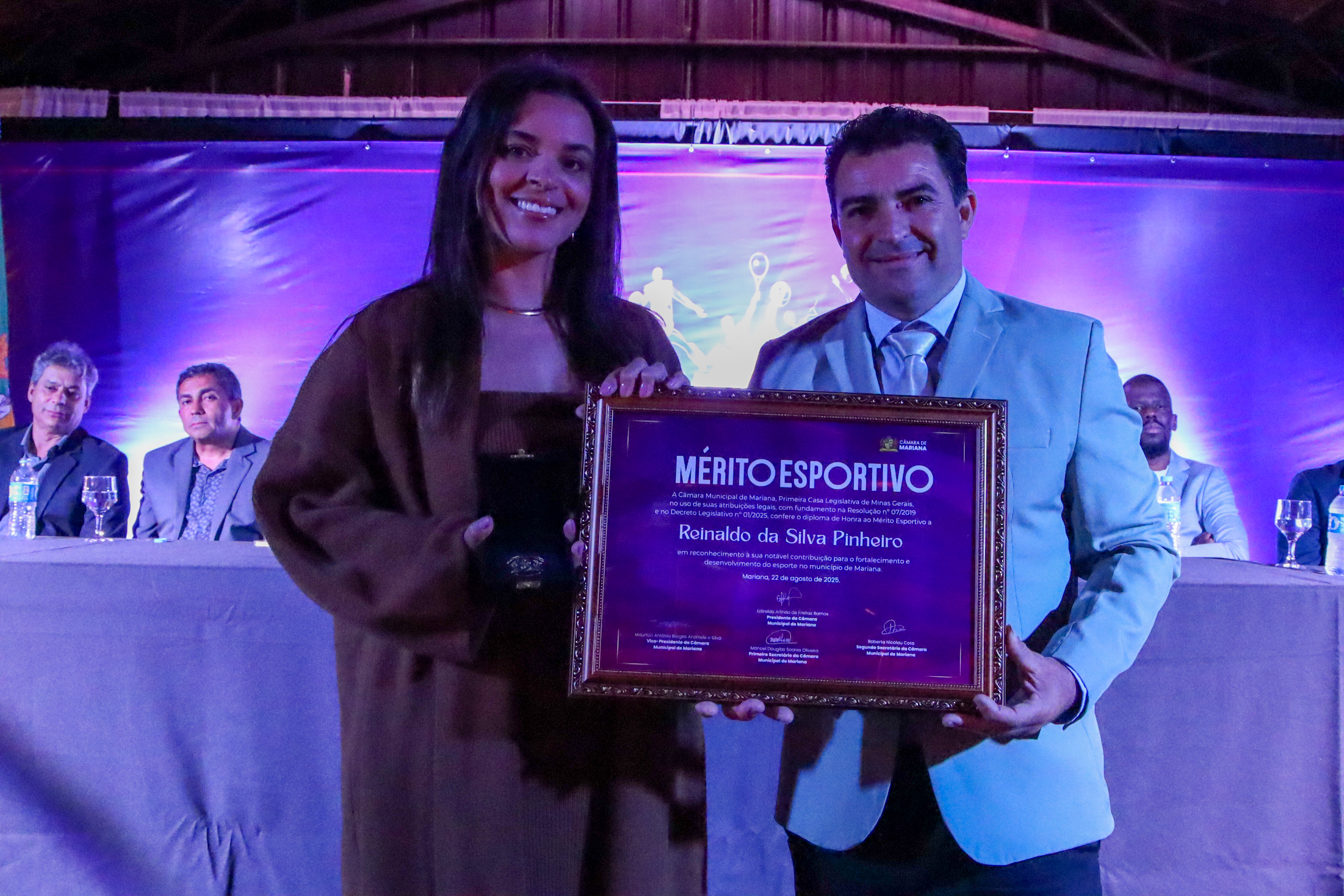 Câmara de Mariana homenageia cidadãos com a medalha do Mérito Esportivo 2025