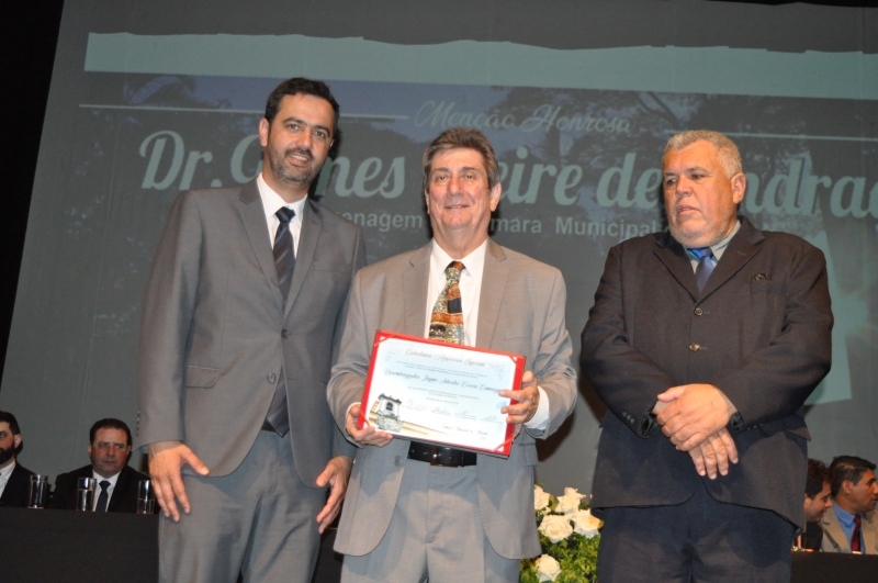 Desembargador Jayme Silvestre recebe a Cidadania Honorária Especial.