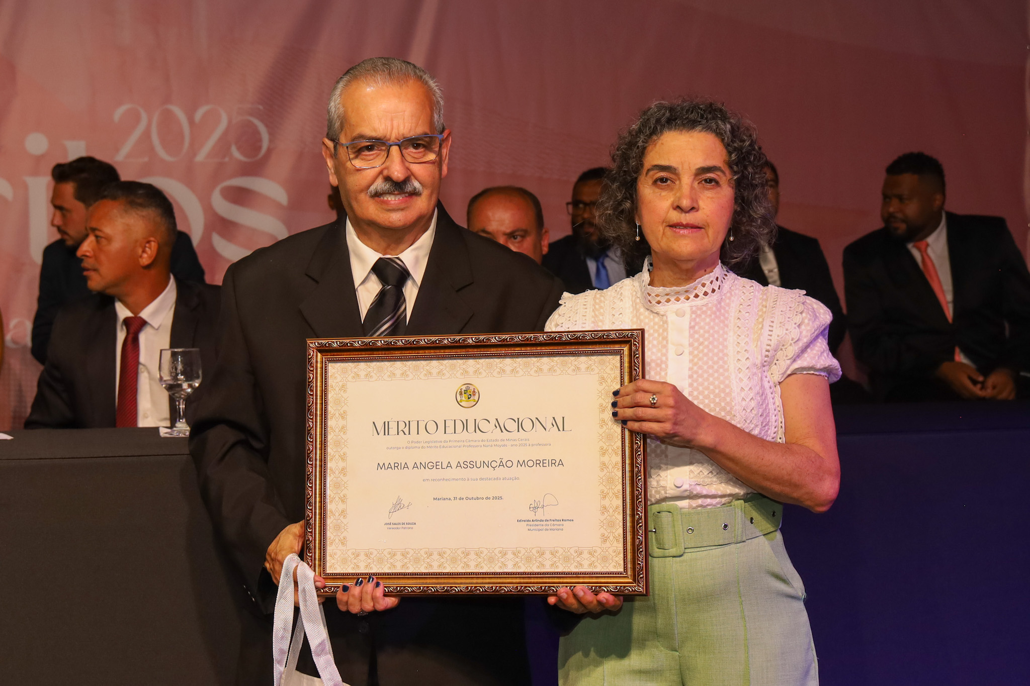 Câmara Municipal de Mariana homenageia personalidades com o Mérito Educacional, Cultural, Social, Racial e Aldravista - Edição 2025