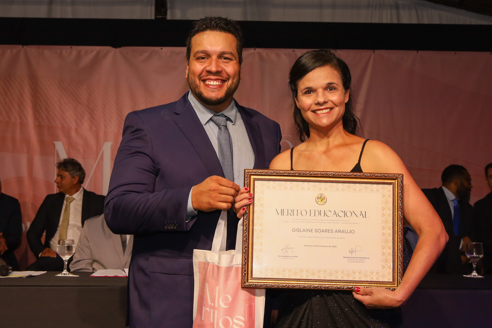 Câmara Municipal de Mariana homenageia personalidades com o Mérito Educacional, Cultural, Social, Racial e Aldravista - Edição 2025