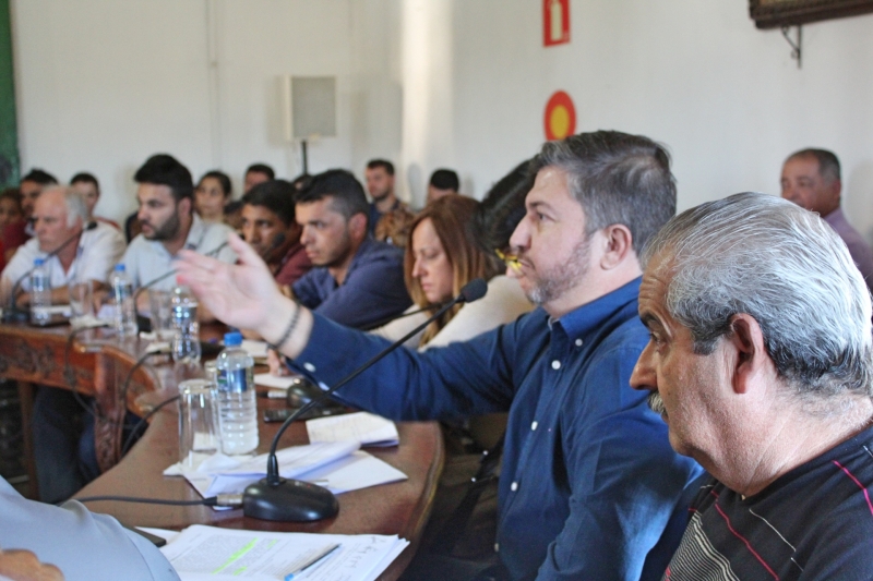 Representante da empresa organizadora compareceu a reunião.