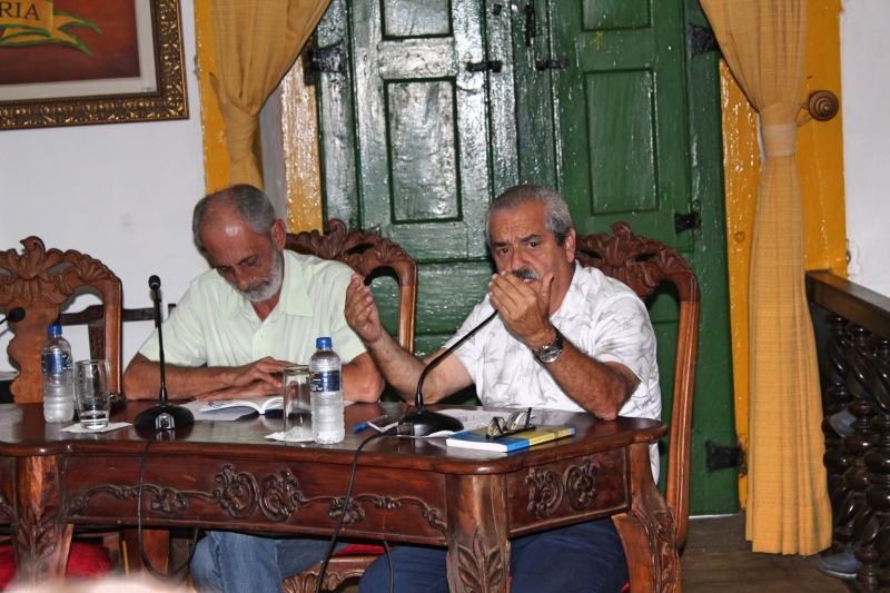 Vereadores debatem os assuntos da 30ª Reunião Ordinária.