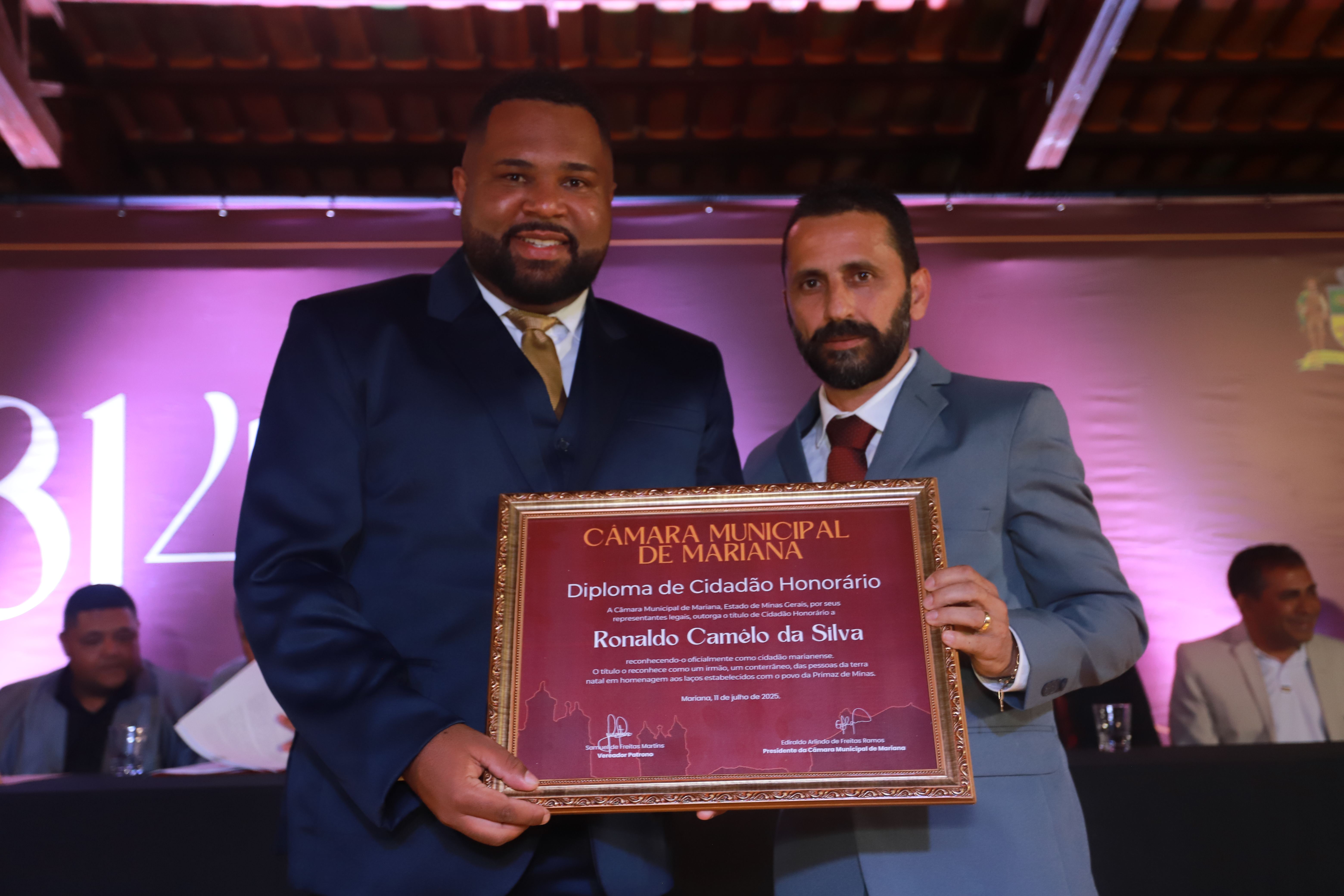 Câmara de Mariana celebra 314 anos com entrega de 26 títulos e homenagens em noite solene