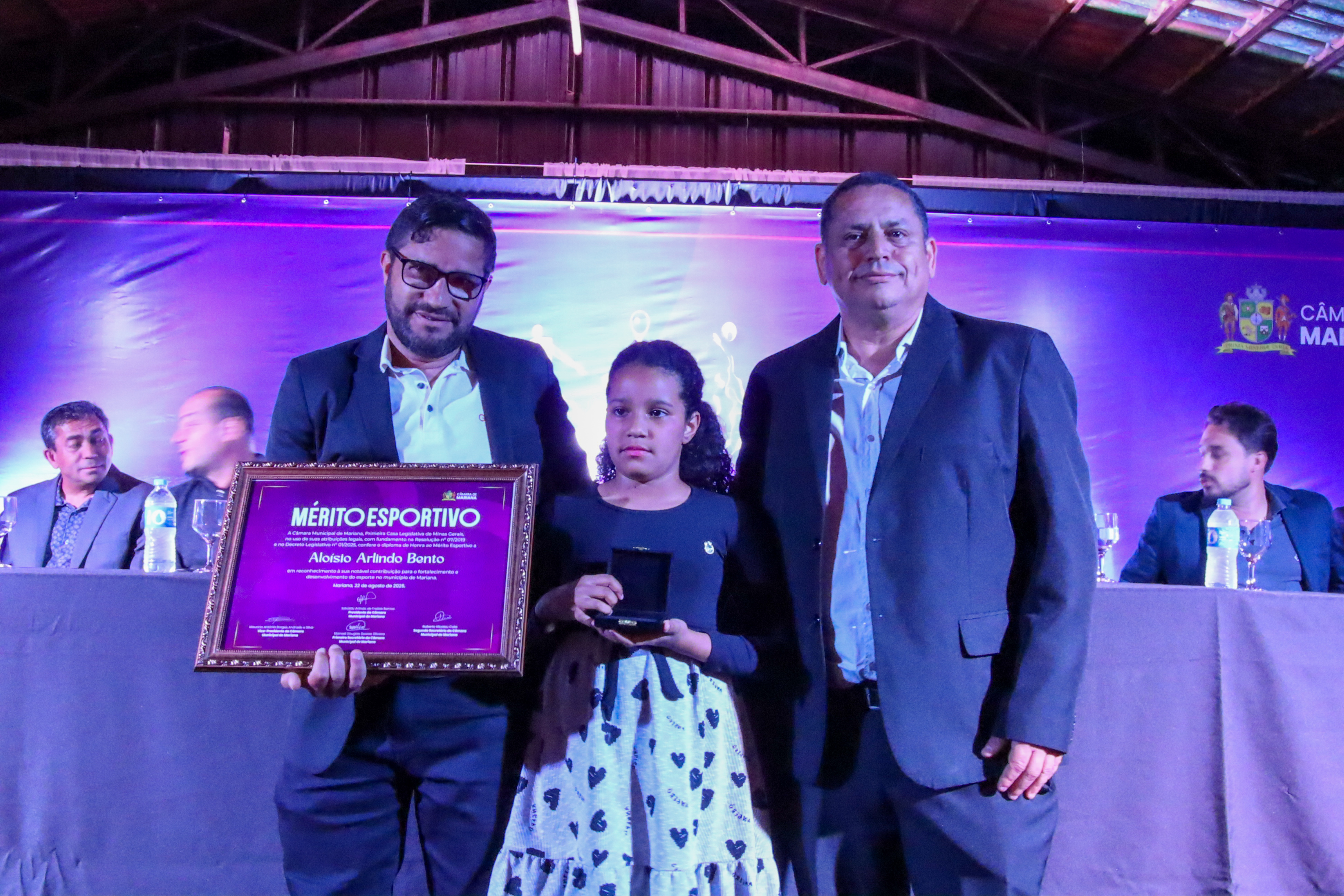 Câmara de Mariana homenageia cidadãos com a medalha do Mérito Esportivo 2025