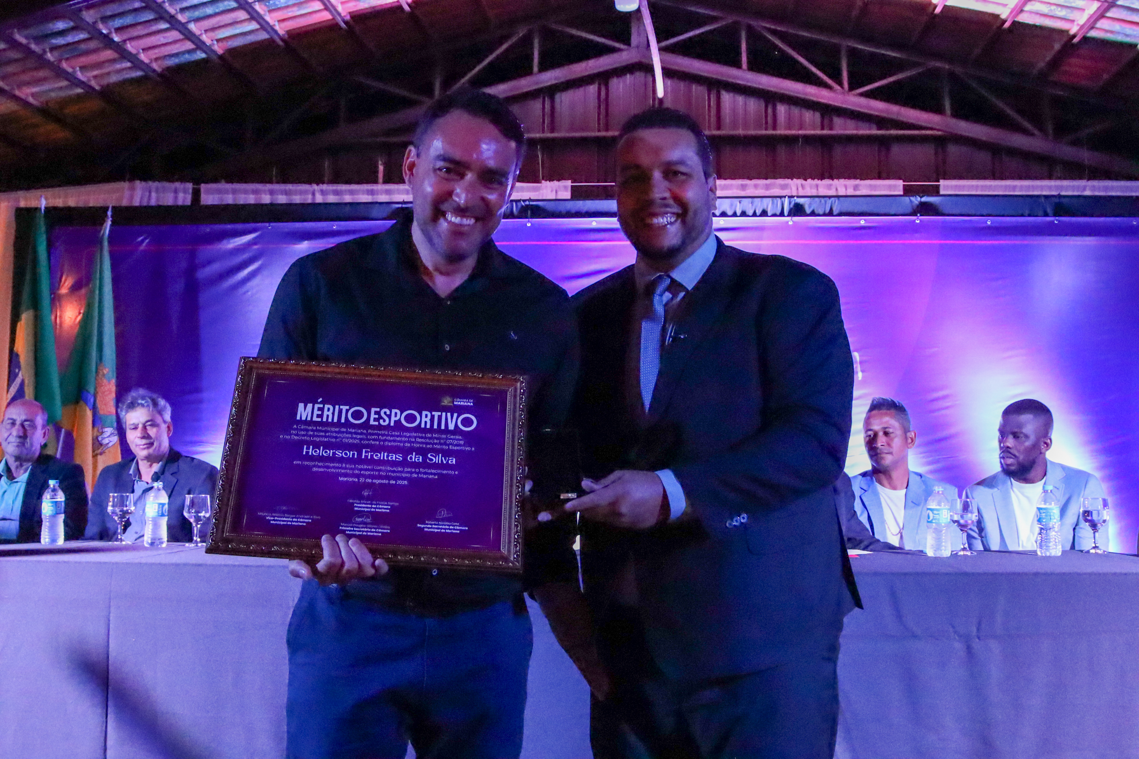 Câmara de Mariana homenageia cidadãos com a medalha do Mérito Esportivo 2025