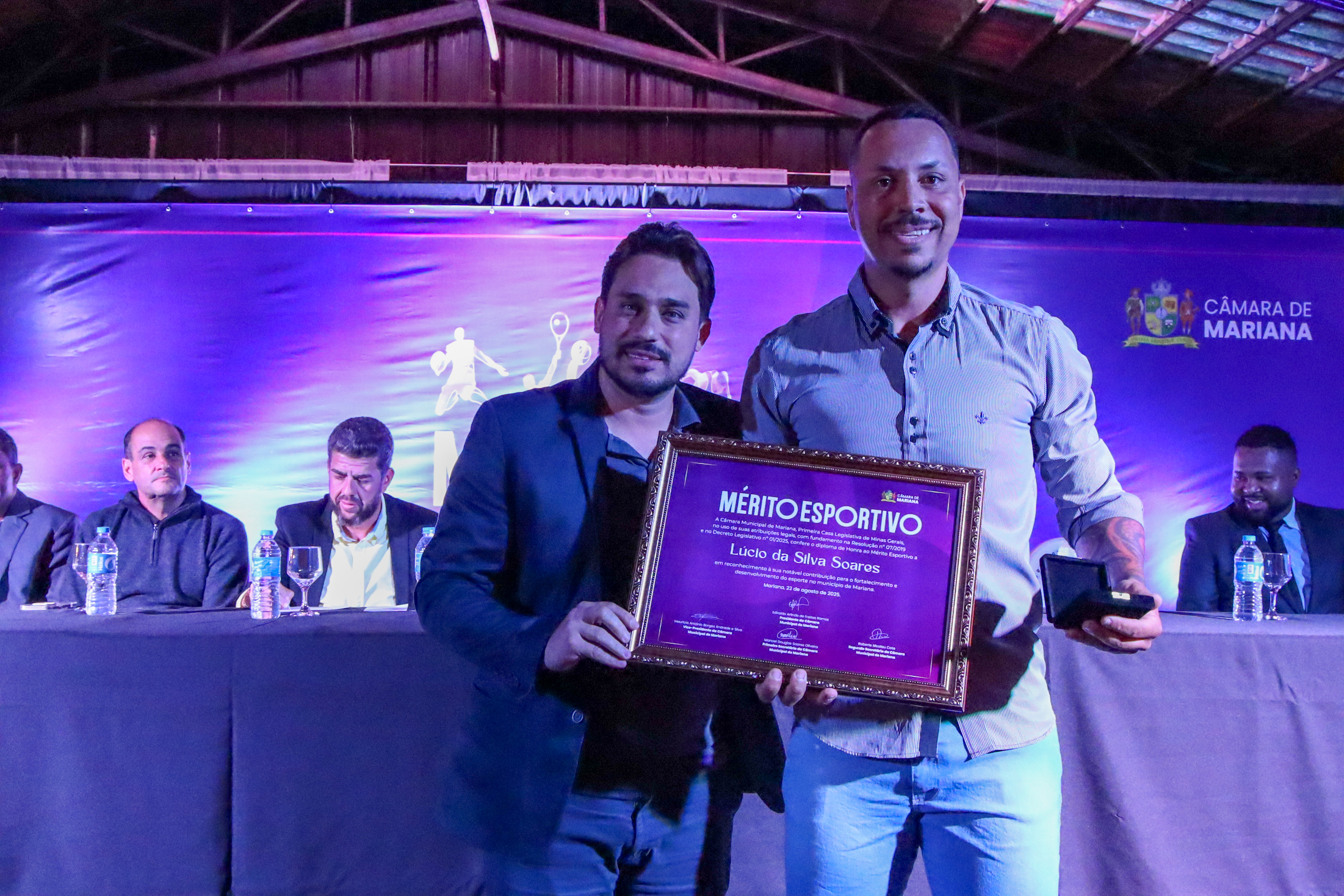 Câmara de Mariana homenageia cidadãos com a medalha do Mérito Esportivo 2025