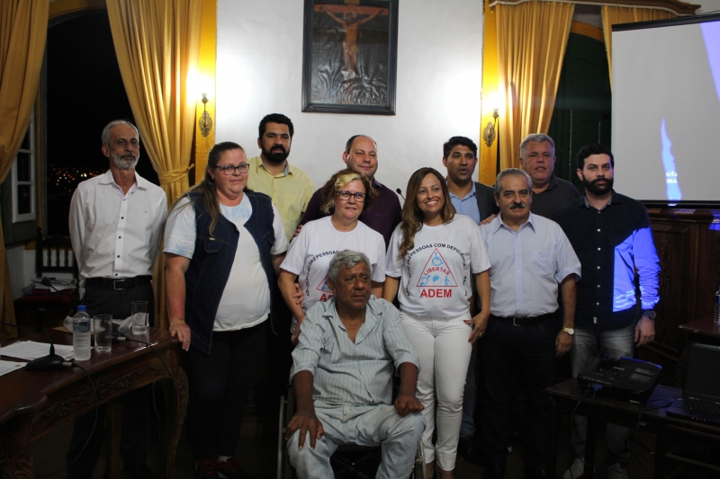 Adem usa tribuna livre da Câmara e pede apoio para manter suas atividades