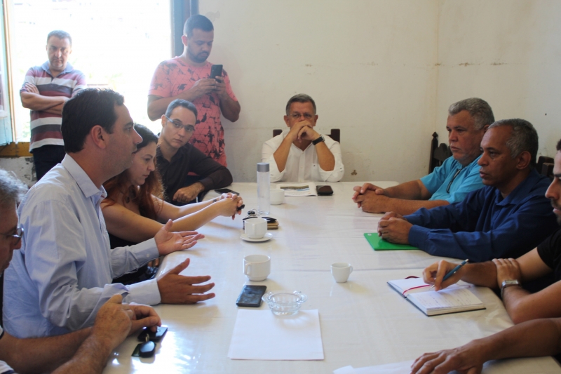 Reunião sobre restauro do prédio da Câmara de Mariana.