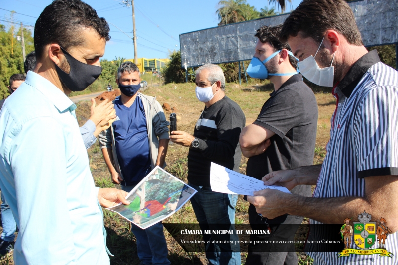 Vereadores visitam área prevista para ser novo acesso ao bairro Cabanas