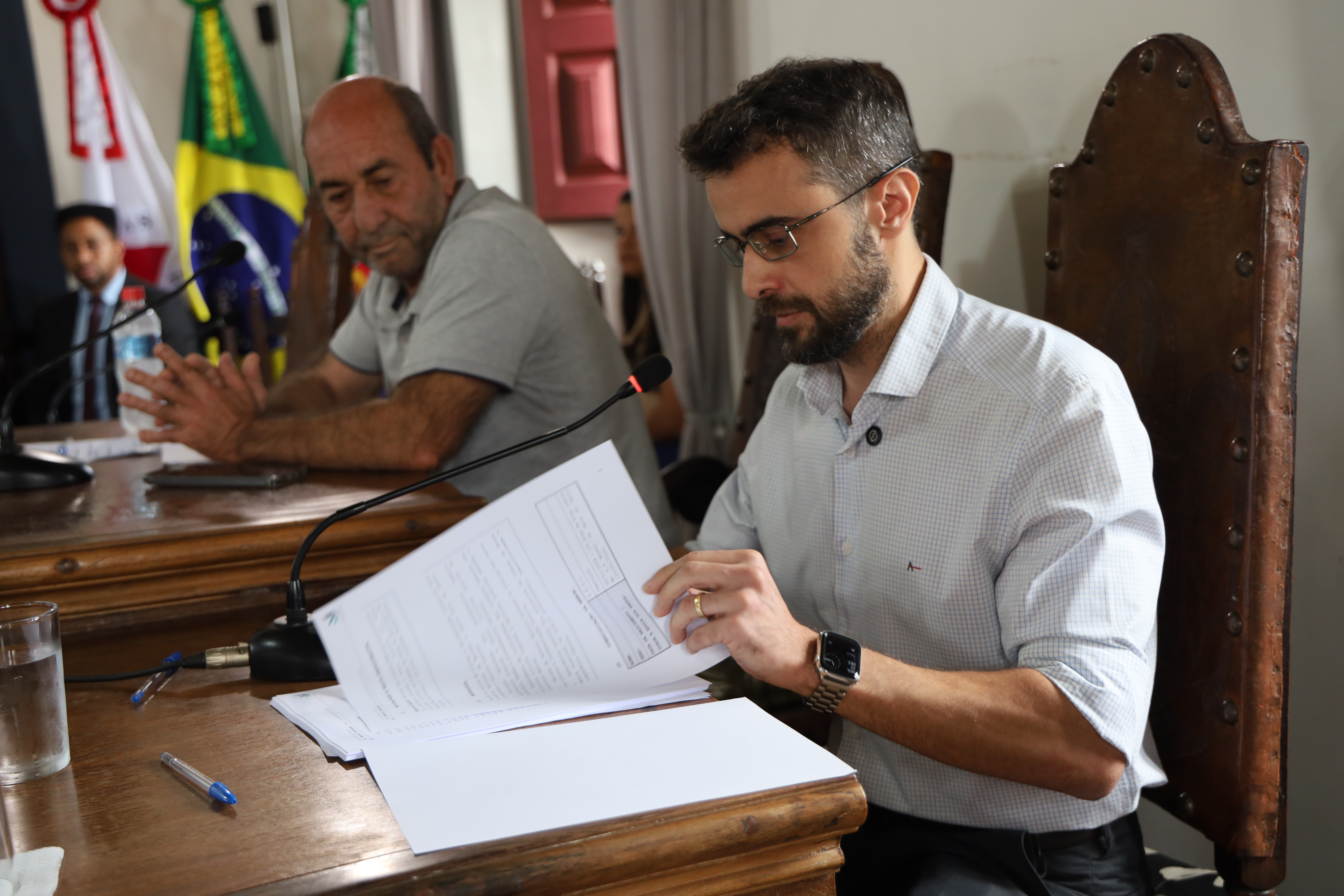 Médico perito Marcelo Carleial fez a leitura do Relatório Final da Comissão de Sindicância