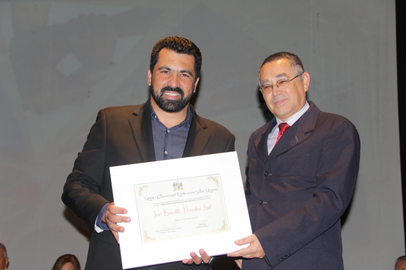 Câmara homenageia destaques da educação, cultura, ação social e igualdade racial em sessão solene