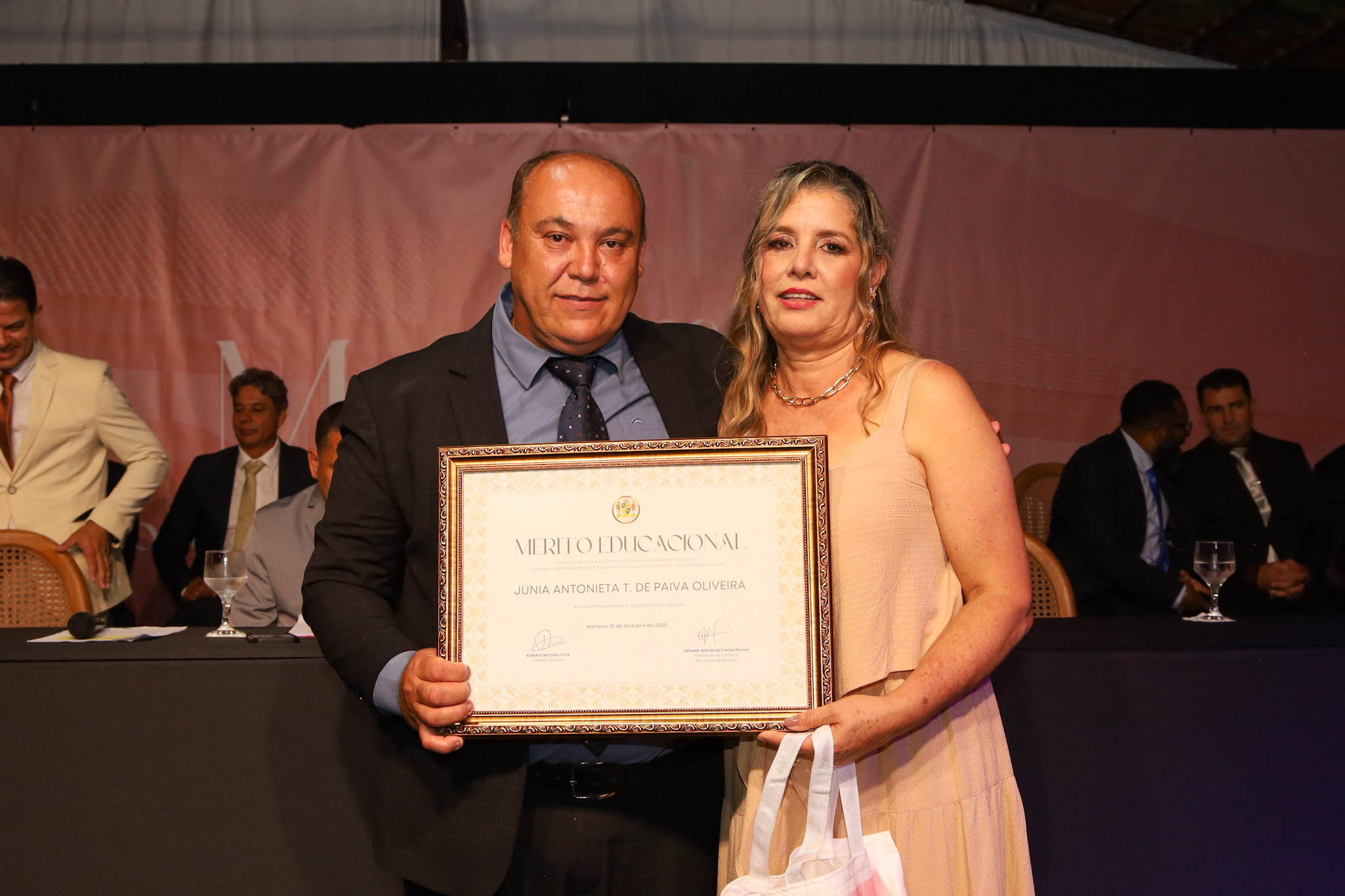 Câmara Municipal de Mariana homenageia personalidades com o Mérito Educacional, Cultural, Social, Racial e Aldravista - Edição 2025