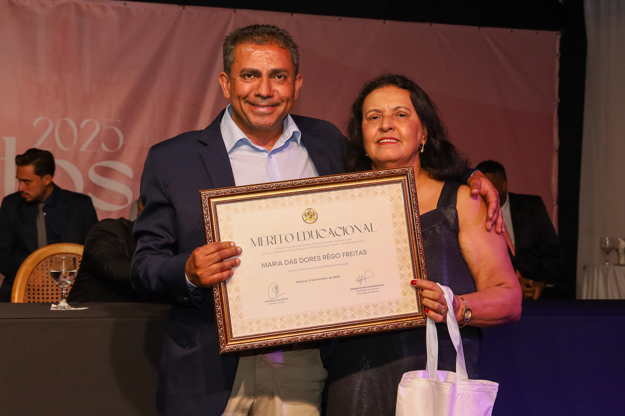 Câmara Municipal de Mariana homenageia personalidades com o Mérito Educacional, Cultural, Social, Racial e Aldravista - Edição 2025