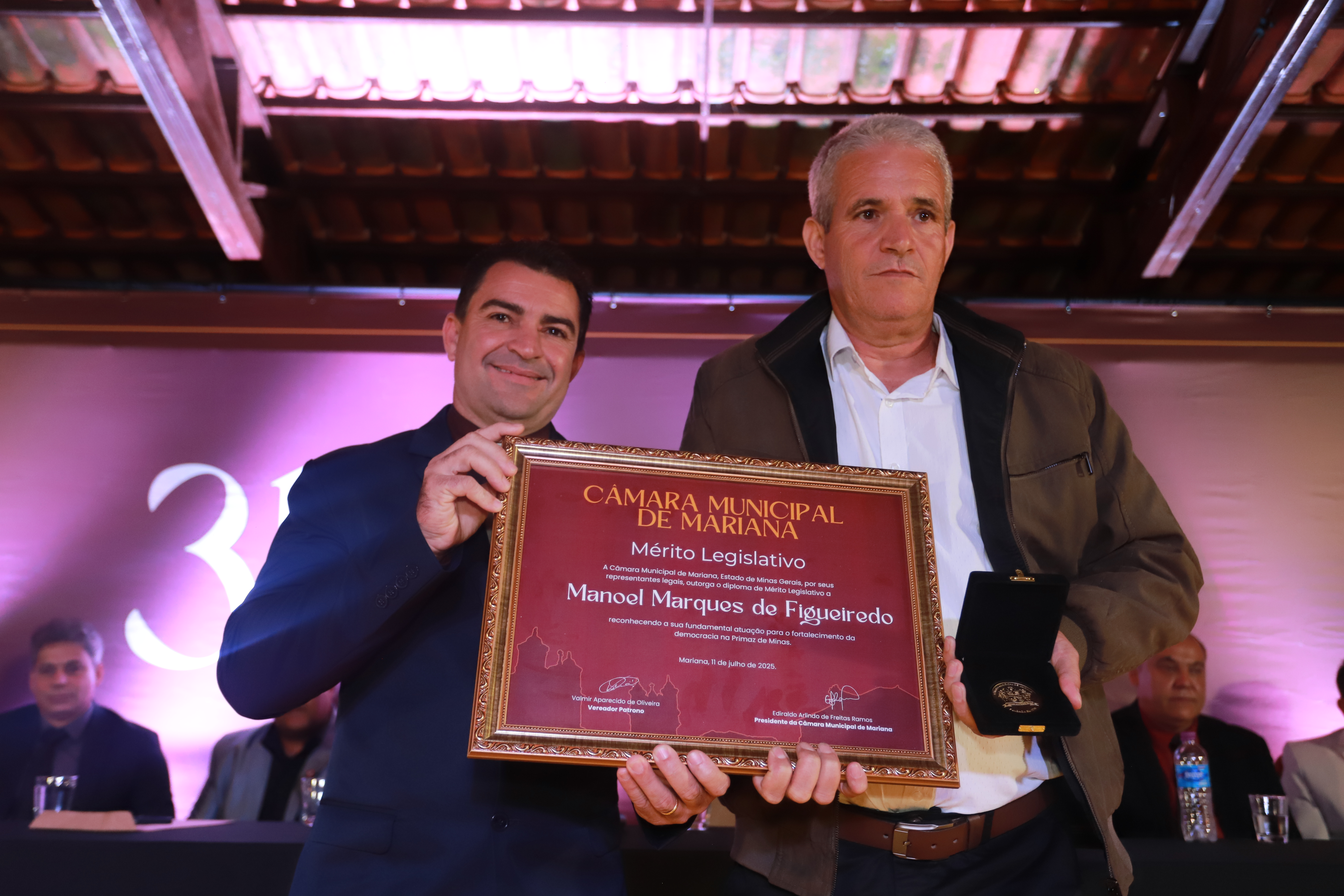 Câmara de Mariana celebra 314 anos com entrega de 26 títulos e homenagens em noite solene
