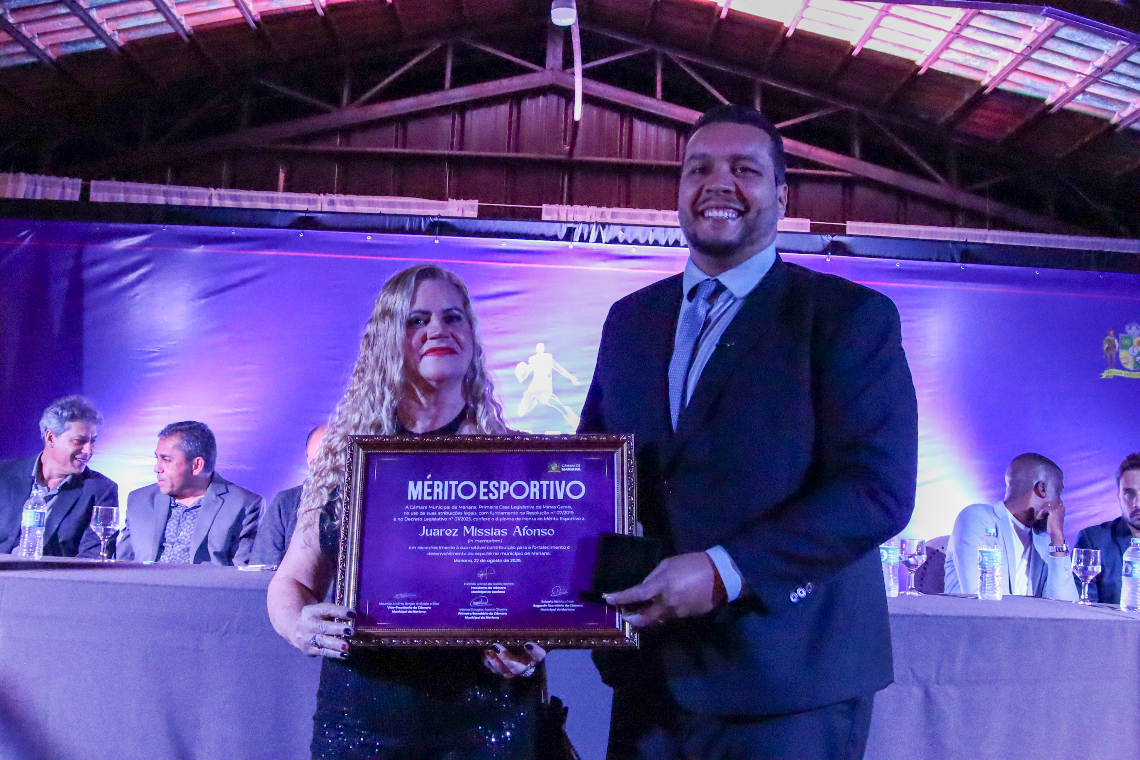 Câmara de Mariana homenageia cidadãos com a medalha do Mérito Esportivo 2025