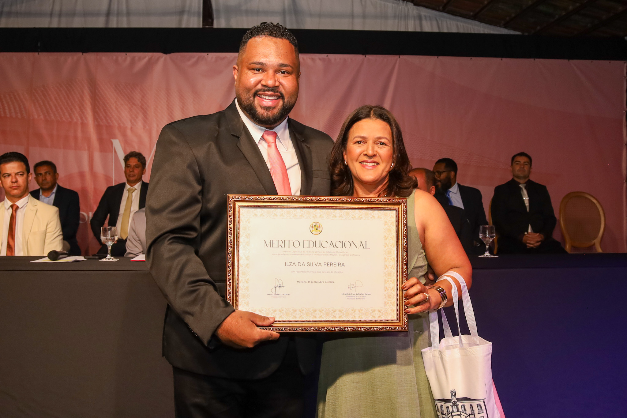 Câmara Municipal de Mariana homenageia personalidades com o Mérito Educacional, Cultural, Social, Racial e Aldravista - Edição 2025