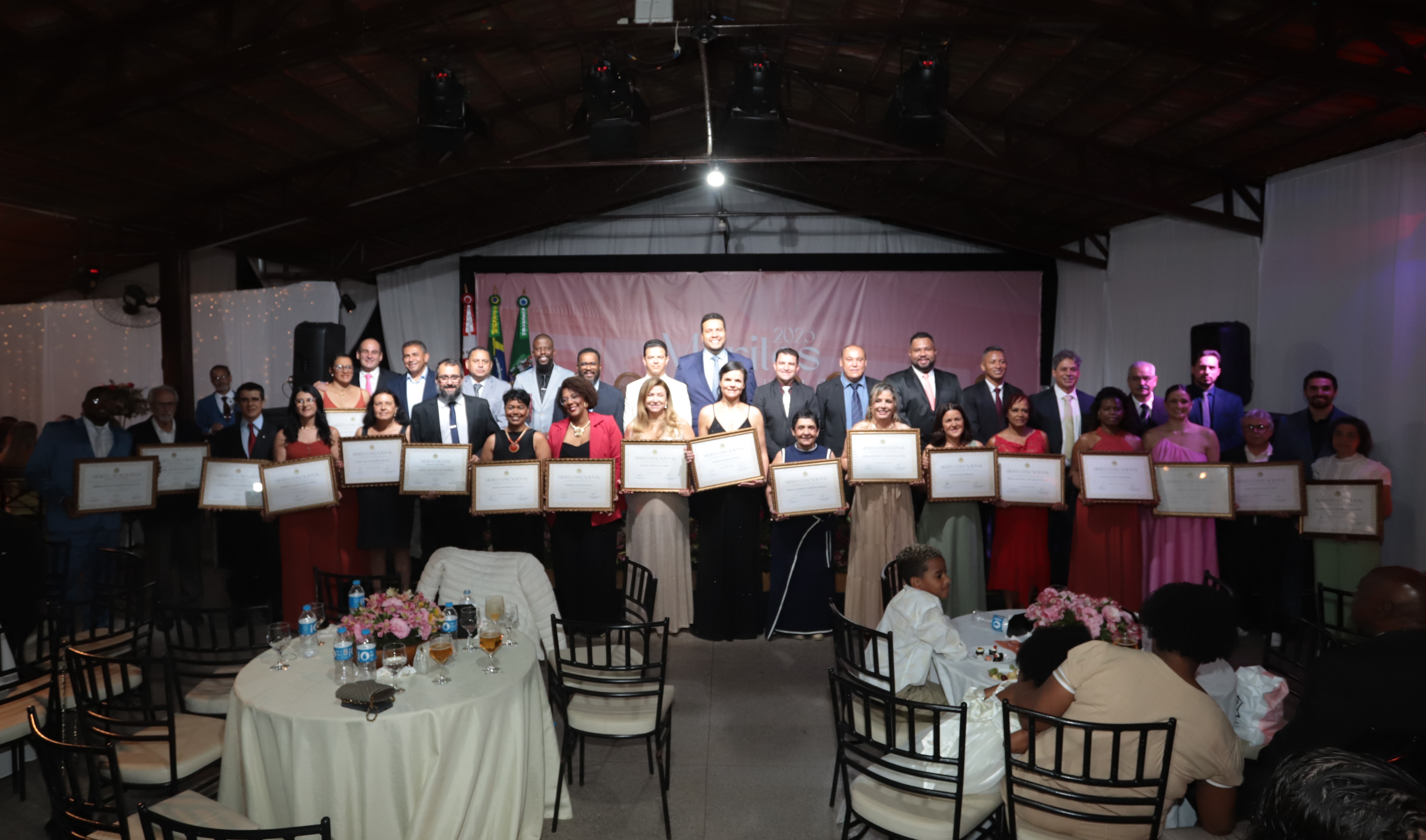 Câmara Municipal de Mariana homenageia personalidades com o Mérito Educacional, Cultural, Social, Racial e Aldravista - Edição 2025