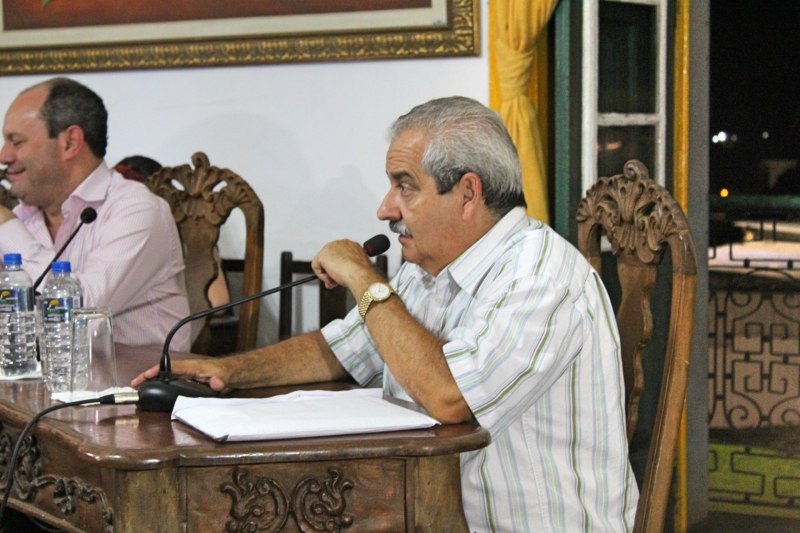 Vereadores debatem os assuntos da 35ª Reunião Ordinária.