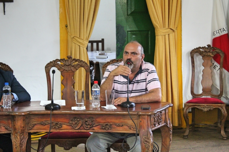Vereadores debatem os assuntos da 35ª Reunião Ordinária.