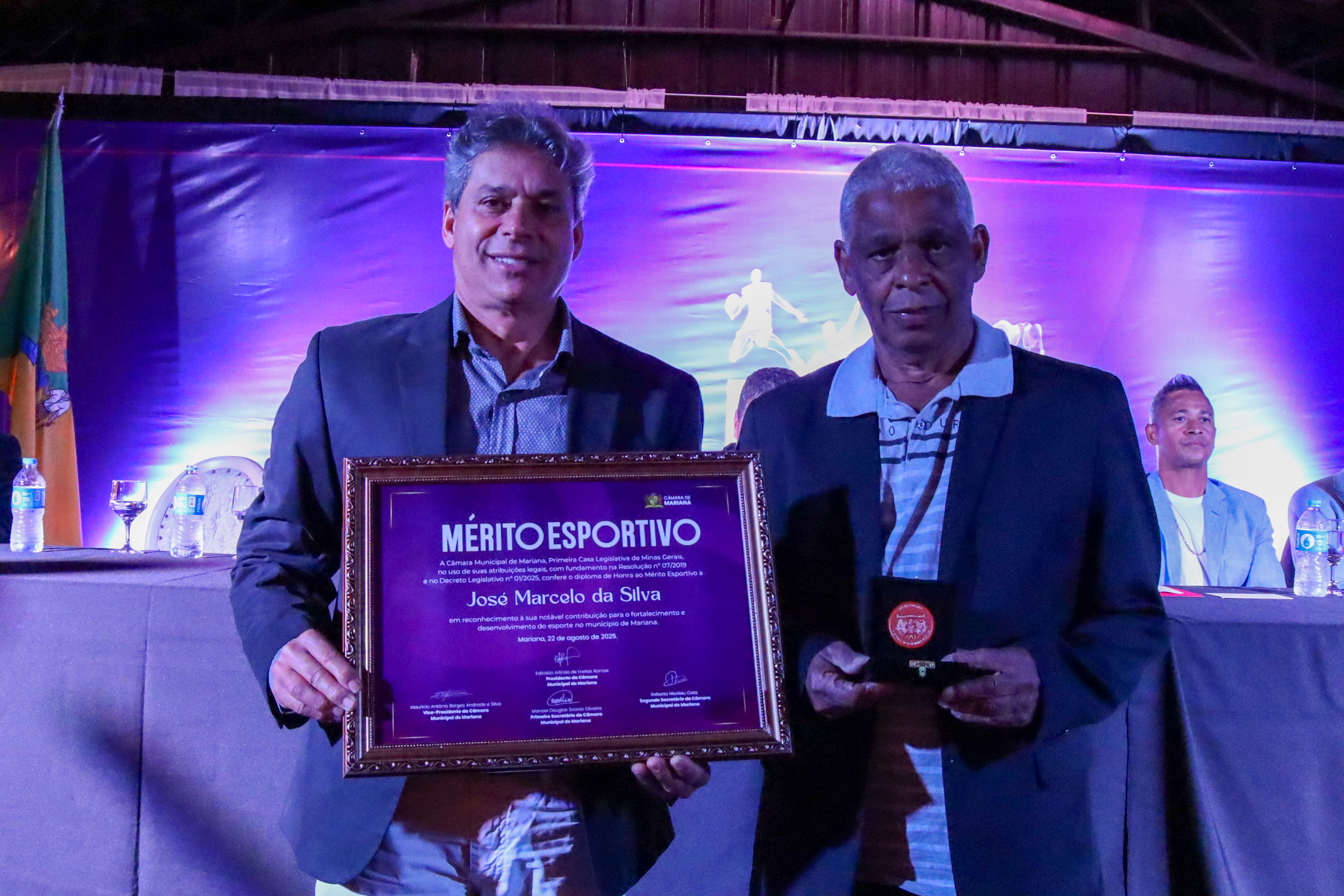 Câmara de Mariana homenageia cidadãos com a medalha do Mérito Esportivo 2025