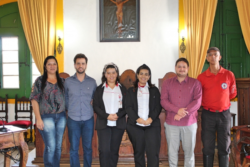 Participantes da reunião que debate ações de prevenção ao suicídio.