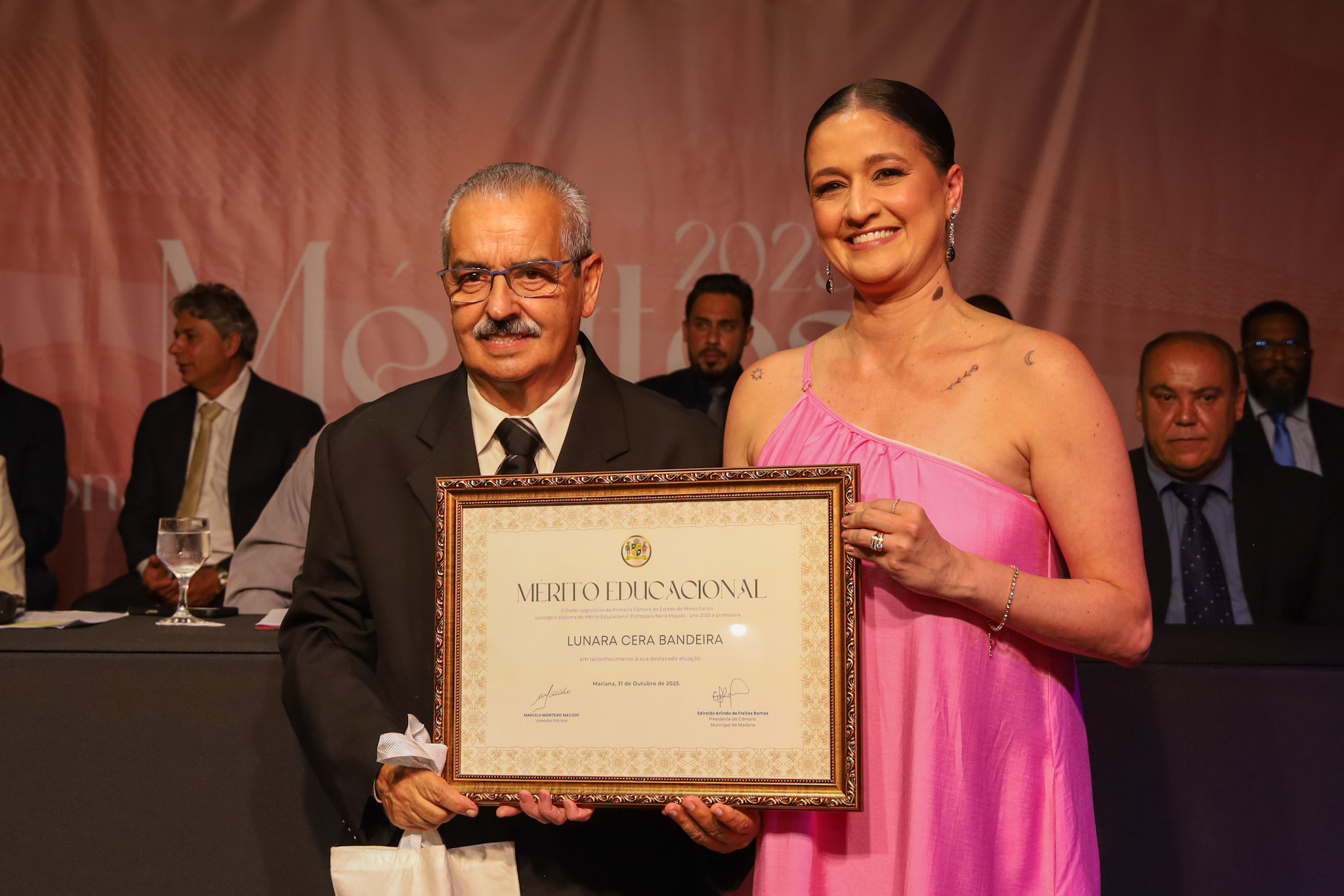 Câmara Municipal de Mariana homenageia personalidades com o Mérito Educacional, Cultural, Social, Racial e Aldravista - Edição 2025