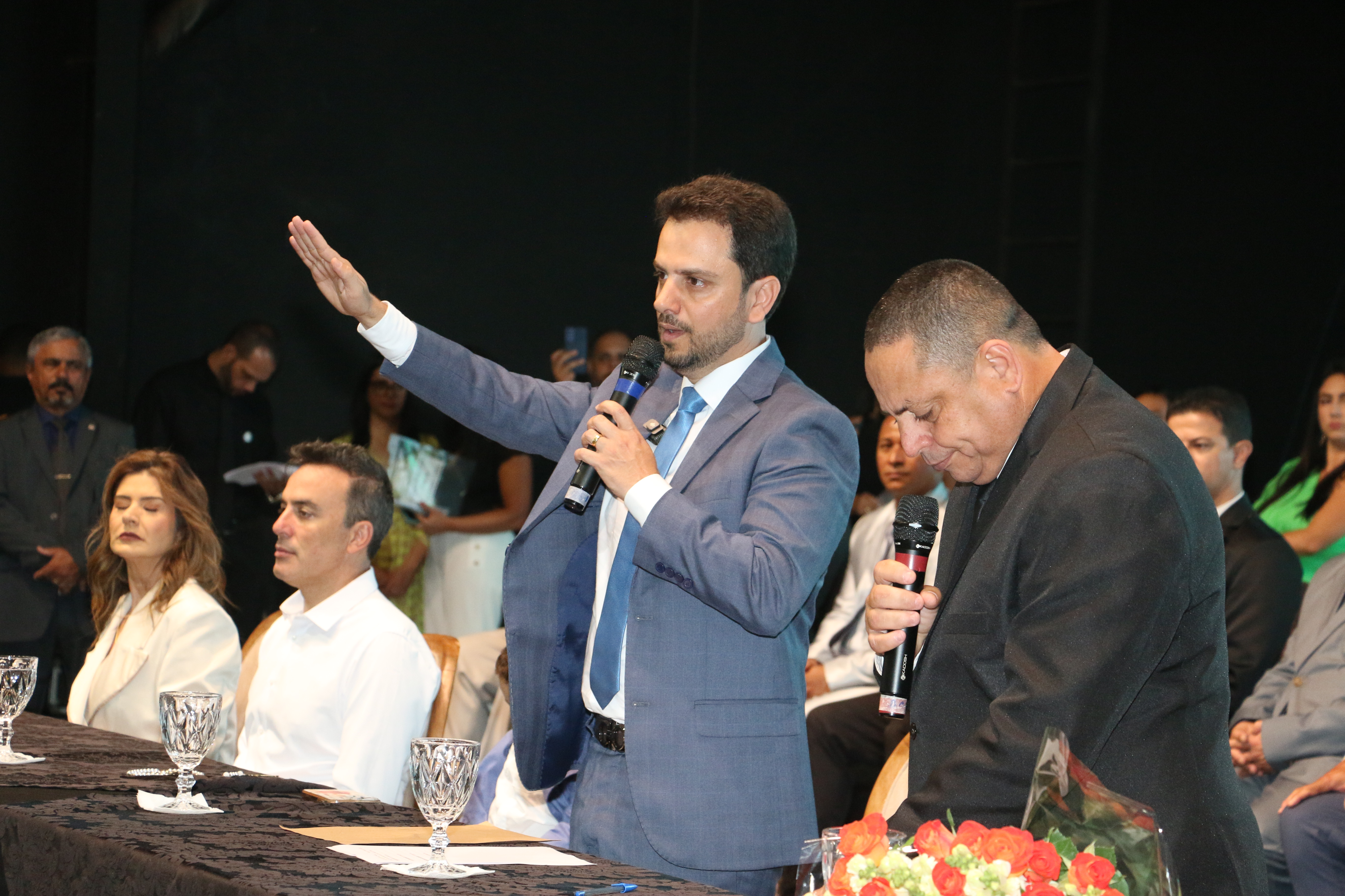 Câmara de Mariana inicia Legislatura 2025-2028 e empossa o prefeito Juliano Duarte e a vice-prefeita Sônia Azzi
