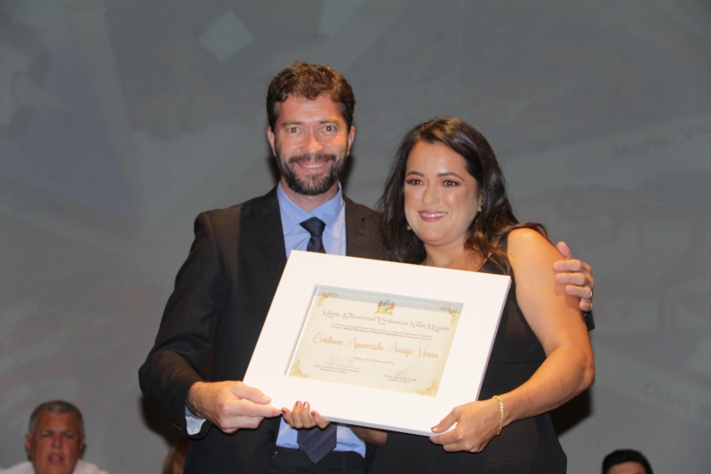 Câmara homenageia destaques da educação, cultura, ação social e igualdade racial em sessão solene